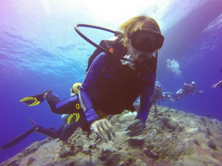 Lee más sobre el artículo Cómo ser instructor de buceo para enseñar las maravillas del mundo subacuático